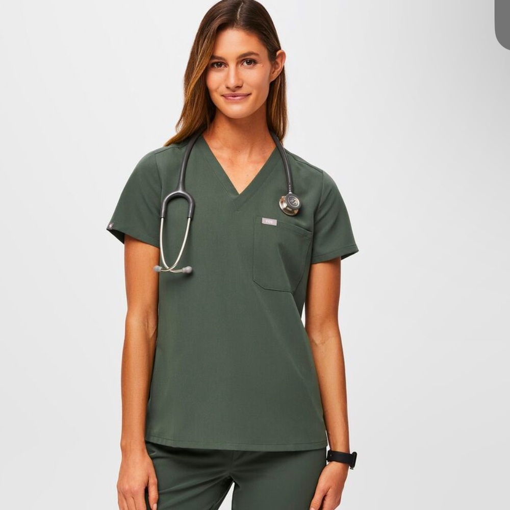 Moss Catarina one pocket scrub top / Yola high waisted straight leg